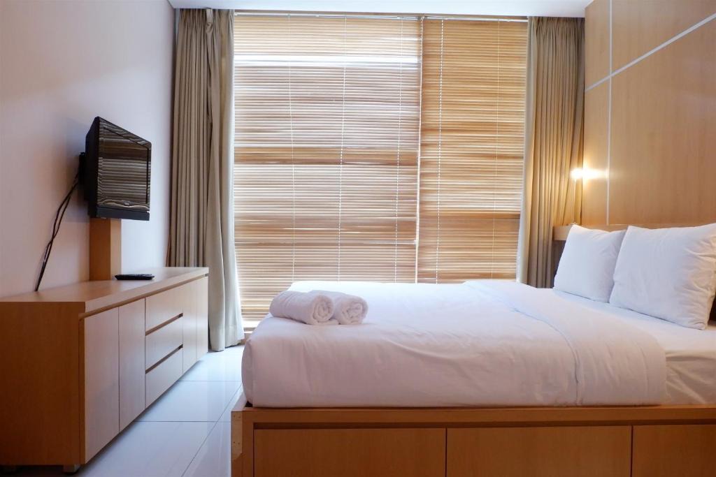 Cipete Utara Apartment | 2BR Apartment Kemang Village Connect to Mall By Travelio