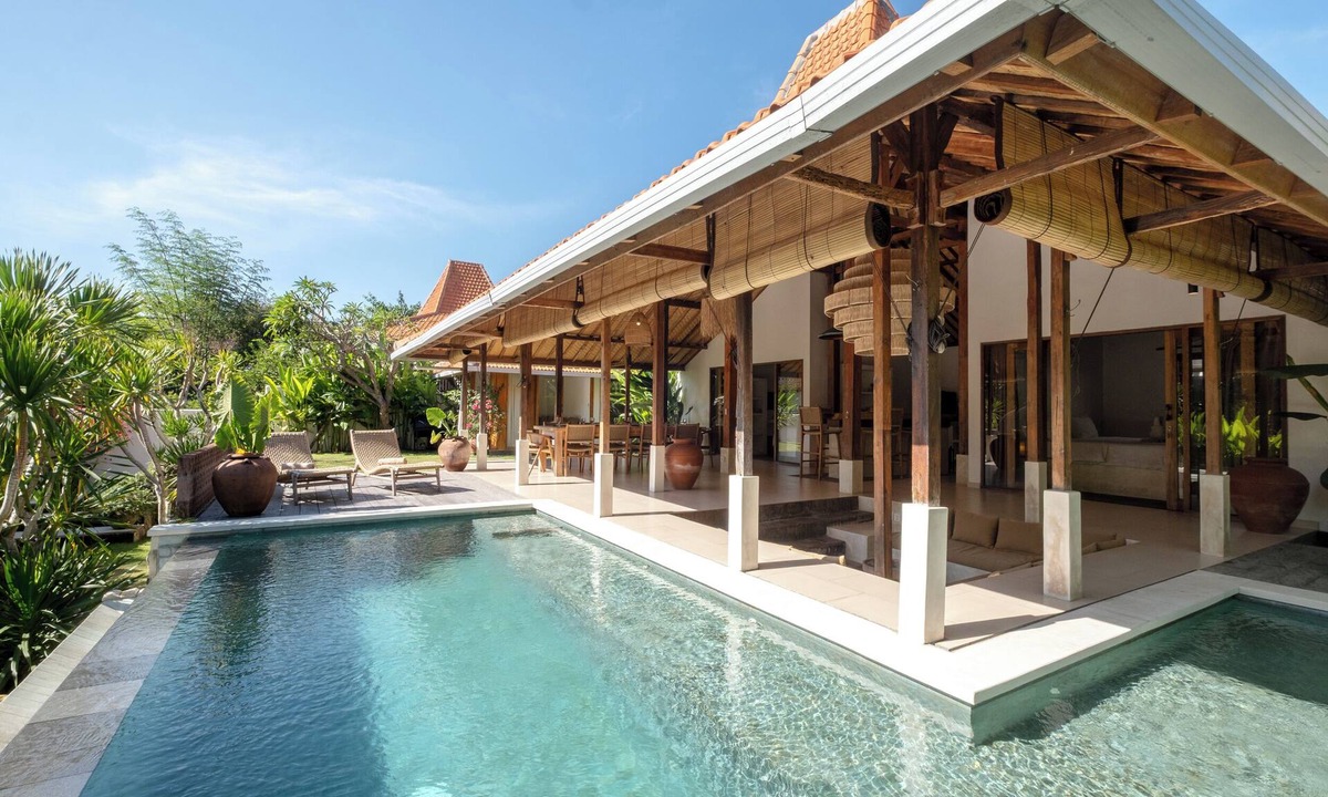 Uluwatu House | 3BR Joglo Villa Family Gataway Heart of Uluwatu Private Pool