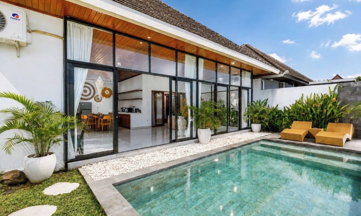 Cemagi Villa | 3BR Modern Luxury Villa | Walk to Beach and Cafés