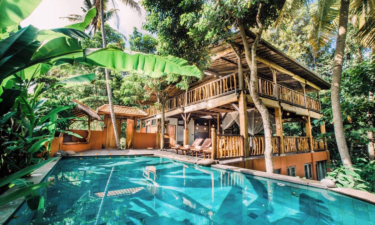 Singakerta Villa | 5BR Villa Inspirit beside Rice field