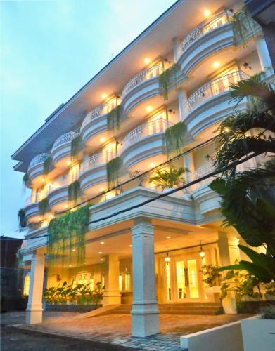 Petitenget Hotel | Amalfi Hotel Seminyak