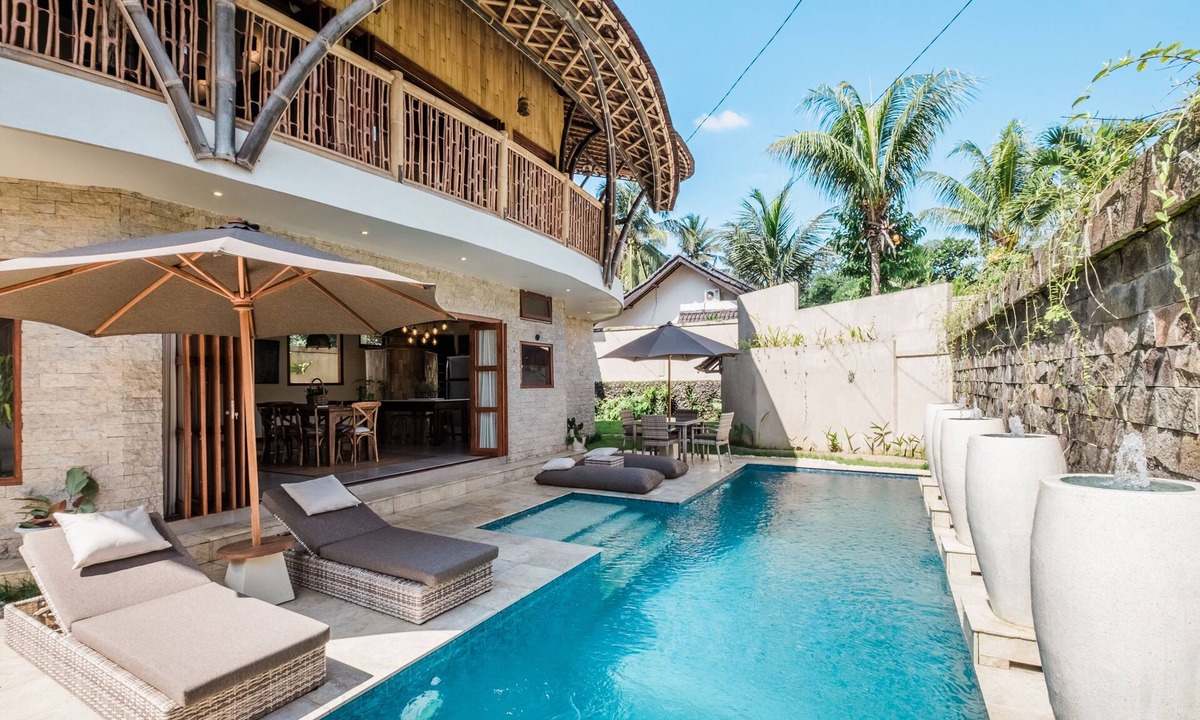 Melayang Villa | An eco-friendly villa with a tropical ambiance for relaxation and tranquility.
