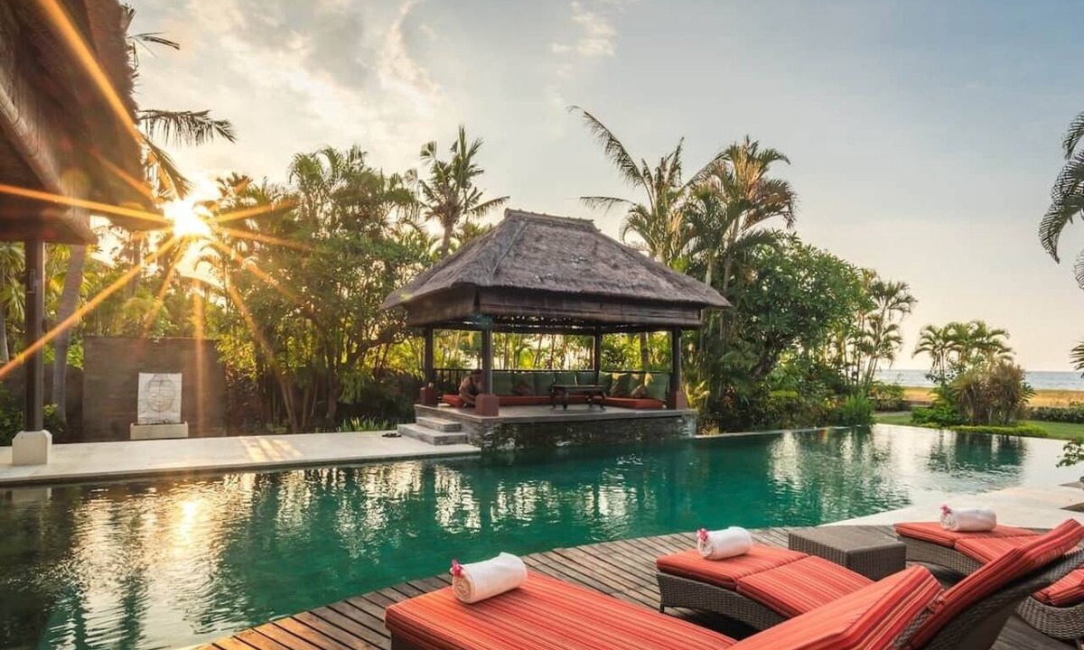 Banjartegehe Villa | Bali luxery beach villa near lovina