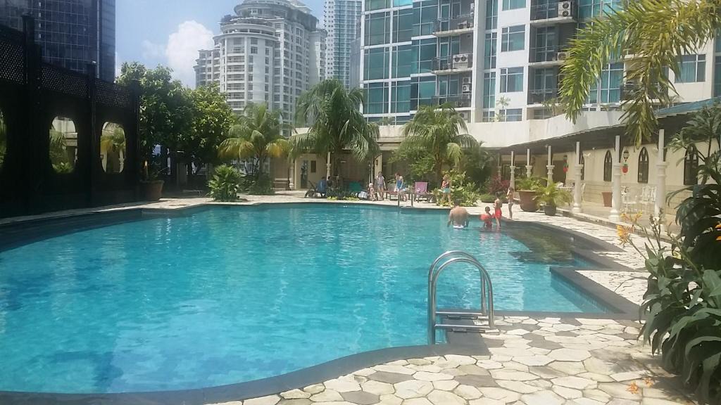 Kuningan House | Bellagio Residence Private King Room in Shared 2BR Apartment