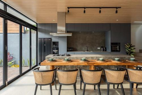 Padonan Villa | Bermain Haus - Panoramic Pool villa with Fast Wi-Fi&Netflix