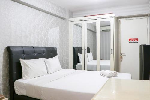 Jatinegara Apartment | Best Strategic Studio at Bassura City Apartment By Travelio