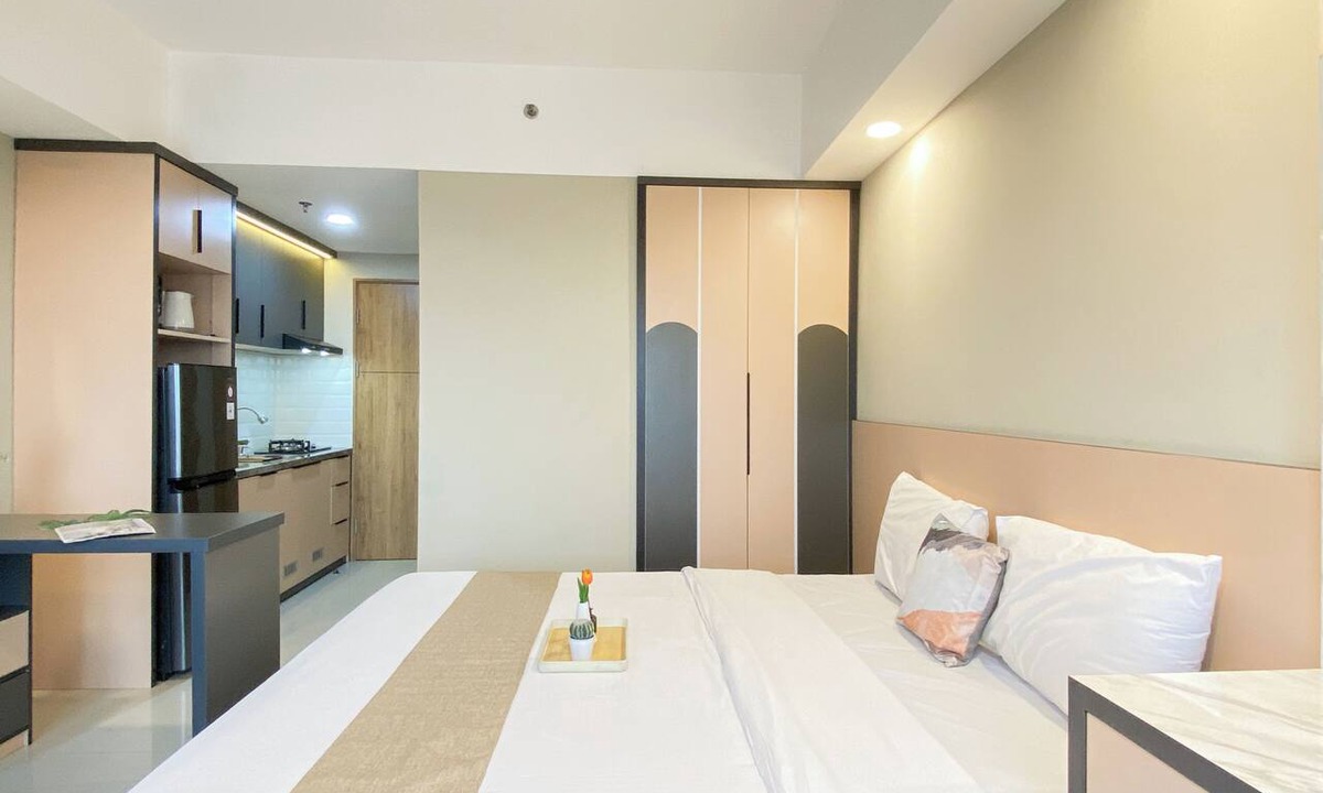 Duren Sawit Apartment | Bright And Warm Studio Room At Apartment Lrt City Jatibening