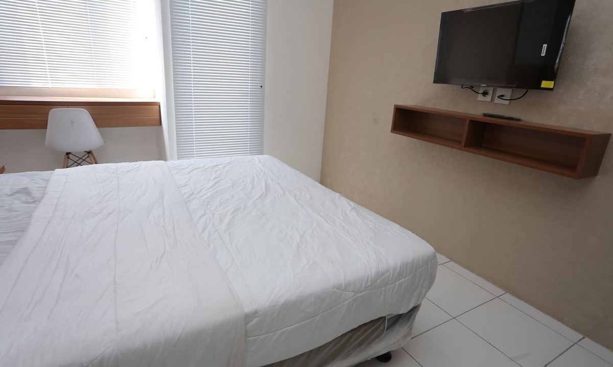 Bekasi Hotel | Capital O Iconic Rooms @ Golden City