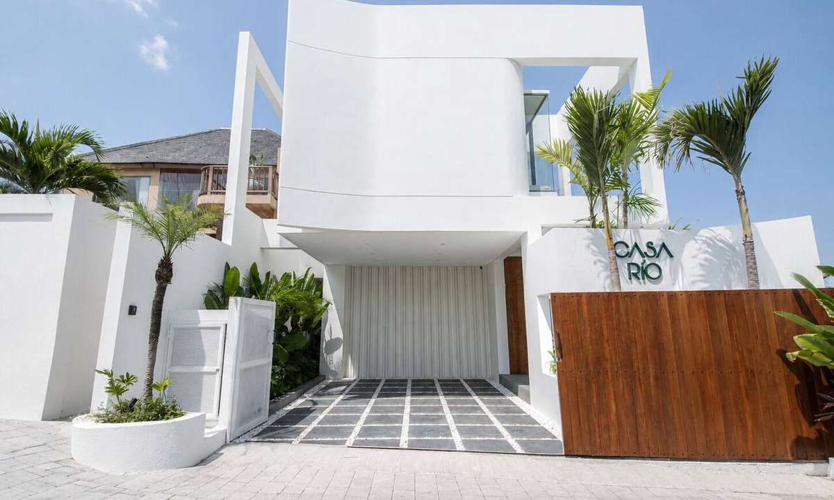 Kerobokan Villa | Casa Rio | Modern 3BR Private Pool Villa