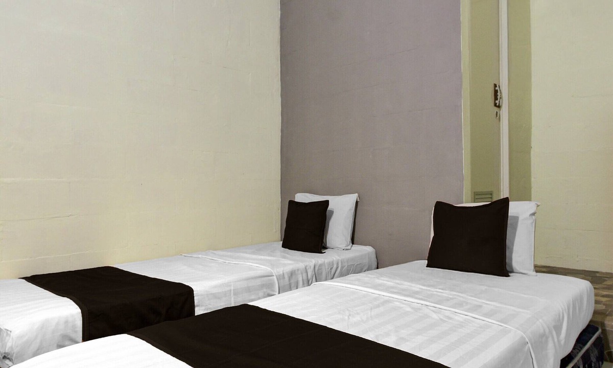 Semarang Utara House | Chic Deluxe Twin Comfort Stay w/Free WiFi