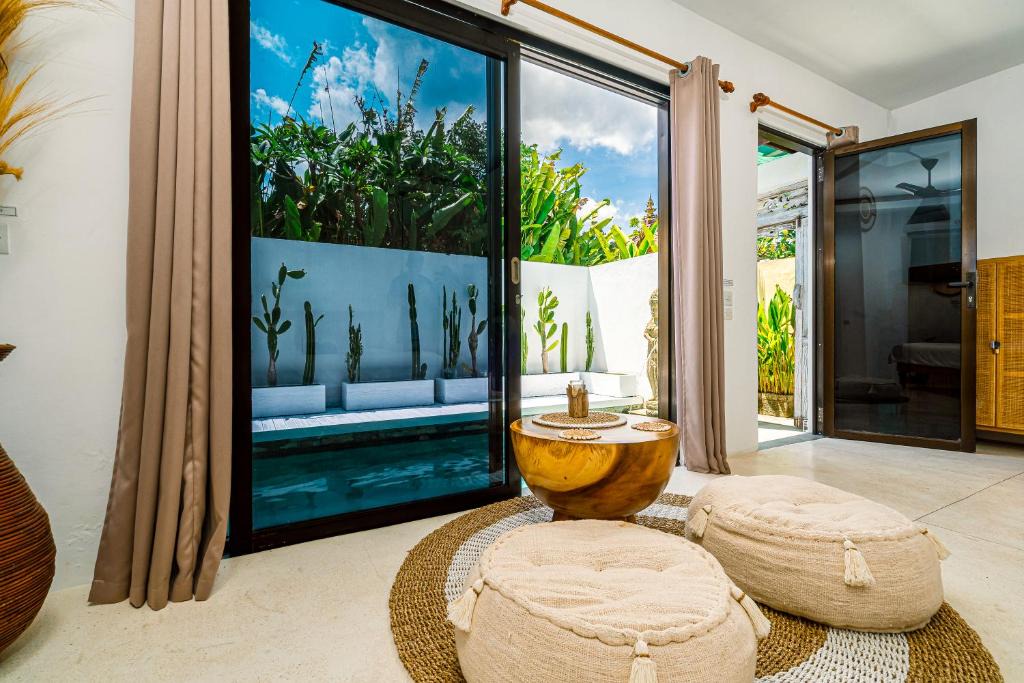 Padonan Apartment | Classy 1BR Villa Sunflower with Private Pool in Canggu -Bali