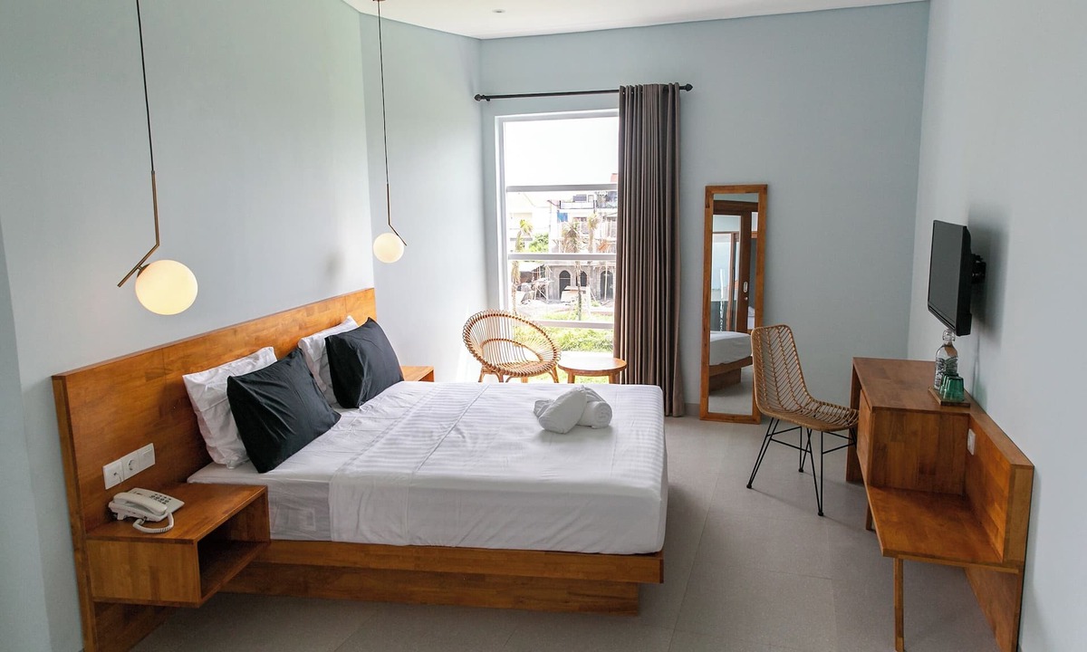 Batu Bolong Hostel | Coco & Pineapple Pants Hostel