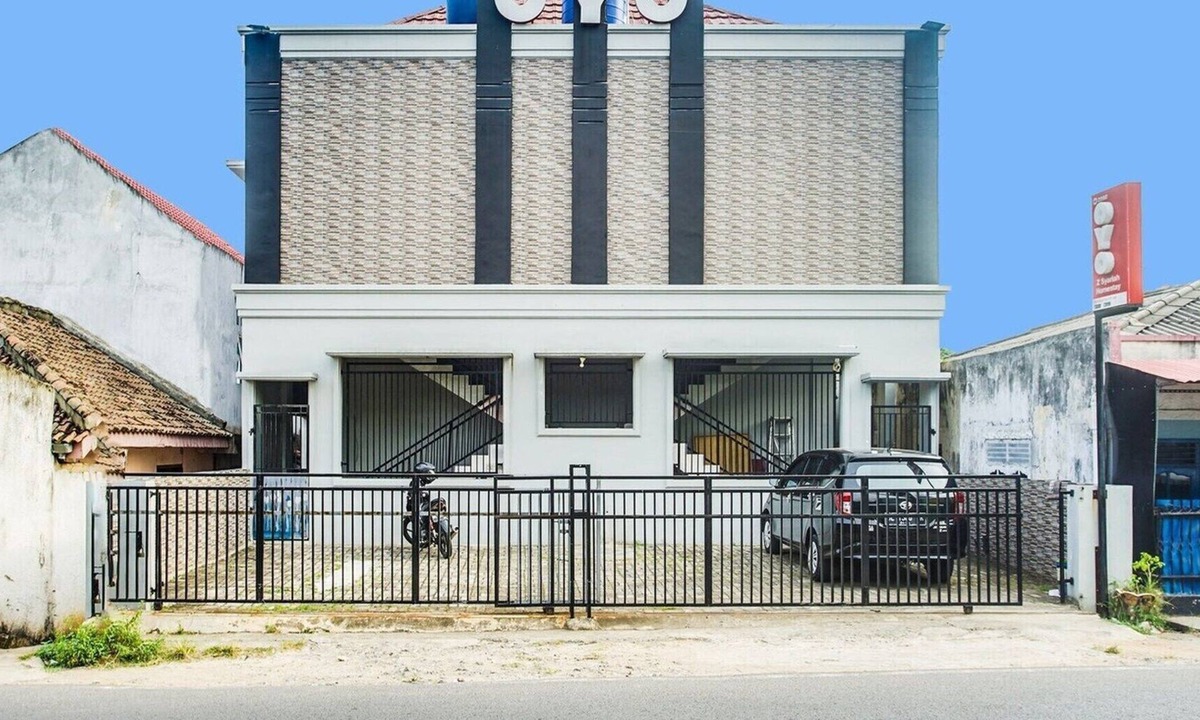 Bandar Lampung House | Cozy Double Escape W/Free WiFi and Parking