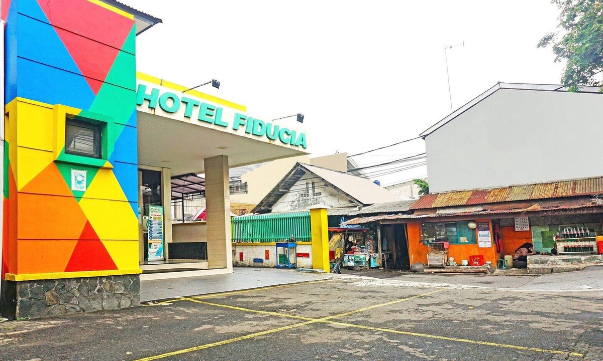 East Jakarta House | Cozy Double Escape W/Free WiFi and Parking