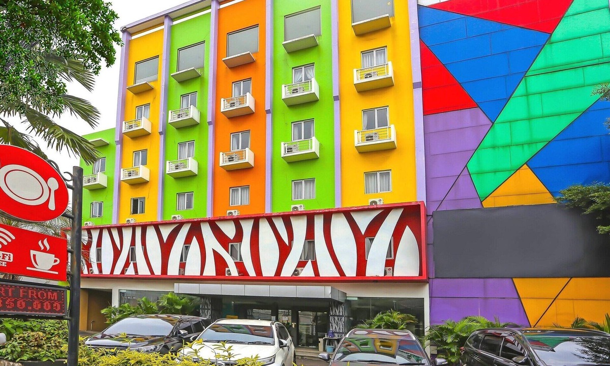 East Jakarta House | Cozy Double Escape W/Free WiFi and Parking