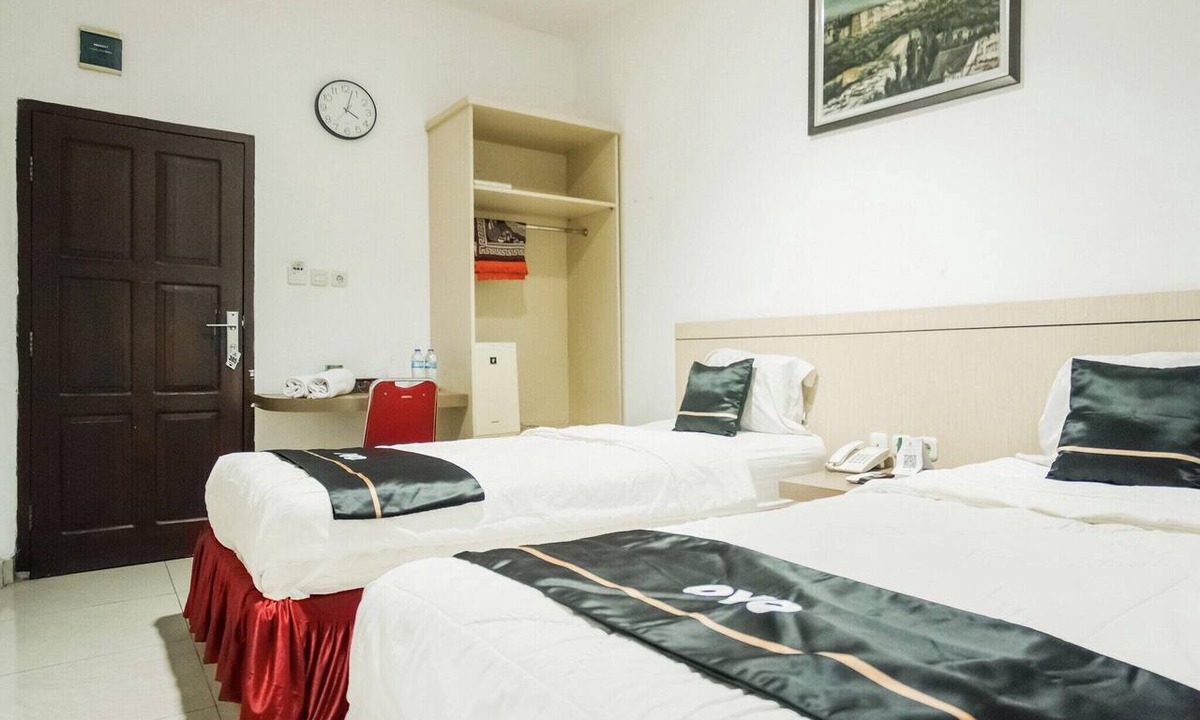 Palembang House | Cozy Twin Escape with Free WiFi and Parking
