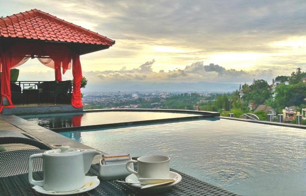 Ciburial Hotel | Dago Highland Resort