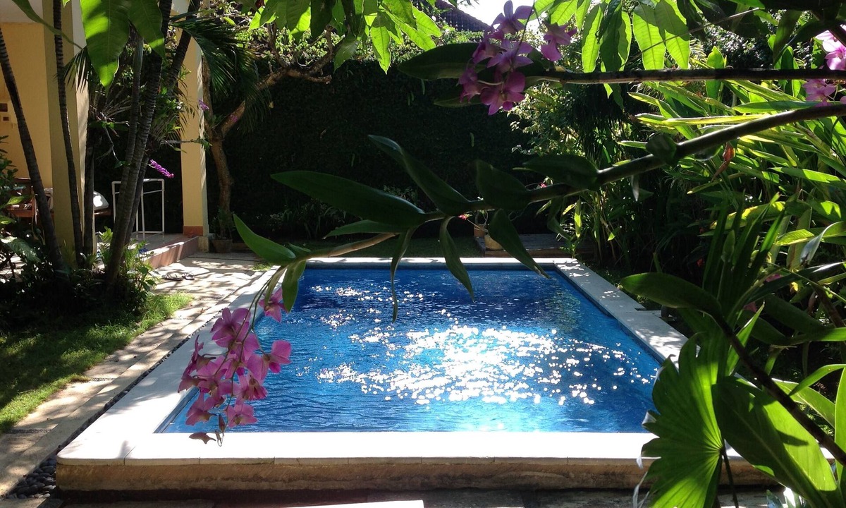 Kerobokan House | Dalle's House in Bali: centrally located yet quiet, bright, with tropical garden