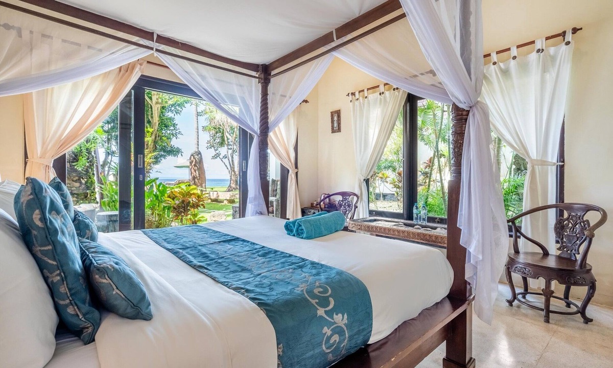 Candi Dasa Apartment | Double Room with Ocean View | The Village of Angels Resort | Candidasa