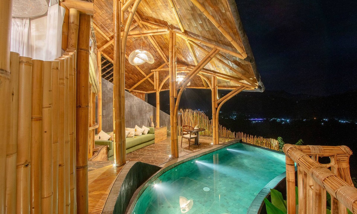 Klungkung Villa | Dreamy Cliffside Bamboo Villa with Pool and View
