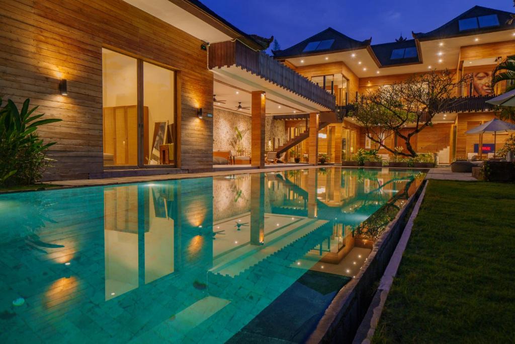 Petitenget Villa | Eko Villa Seminyak 8-minute Walk to beach