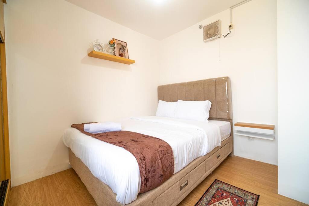 Jatinegara Apartment | Elegance 2BR @ Bassura City East Jakarta/Netflix