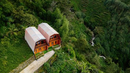 Kejajar Villa | Emerald Cabin House