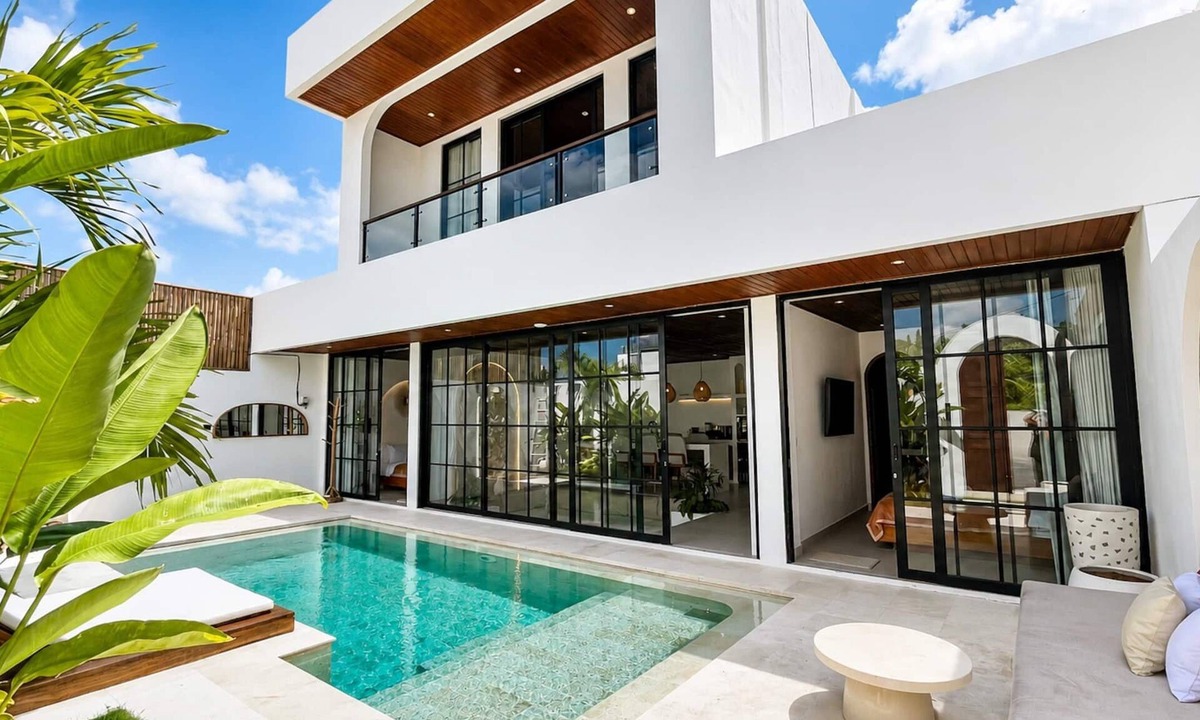 Padonan Villa | Enclosed Modern 3BR, with Private Pool & Sunken Lounge