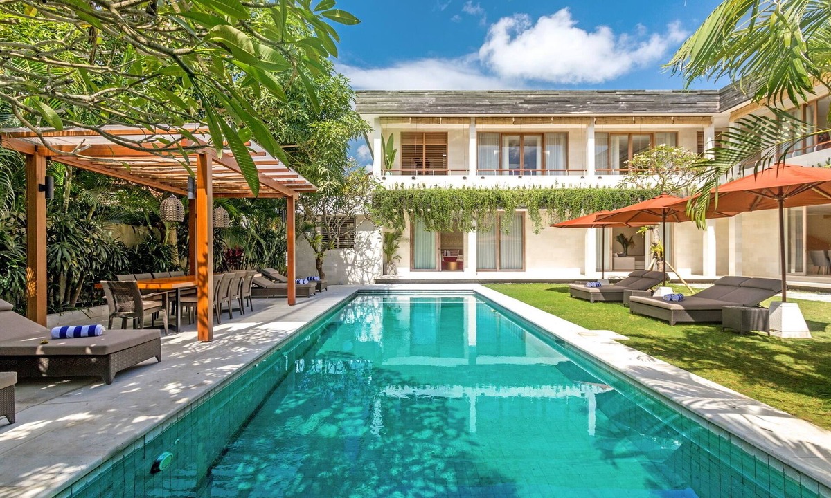 Jimbaran Bay Villa | Exclusive Luxury 5BR Villa, Jimbaran! - GORGEOUS Lounging Area By The Pool!