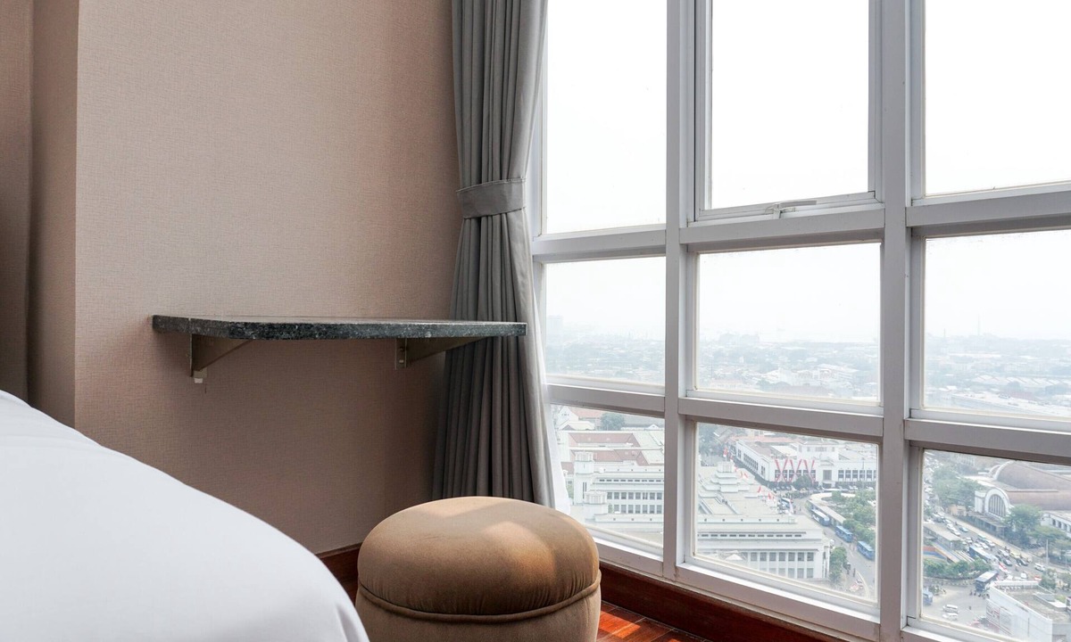 Chinatown Apartment | Fabulous 2BR Lucky Tower Apartment