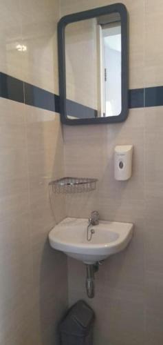 Solo City Centre Hotel | Front One Budget Hotel Slamet Riyadi Solo