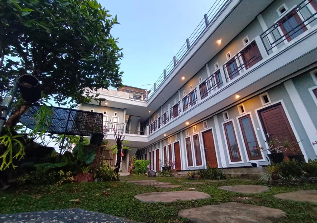 Melayang House | Gending Sari House