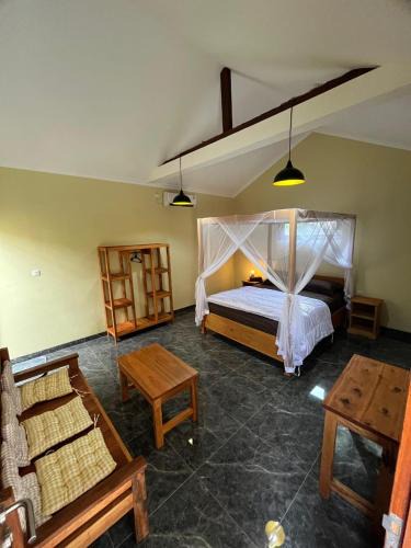 South Krui Bed & Breakfast | Gifal Surf Camp & Cottage