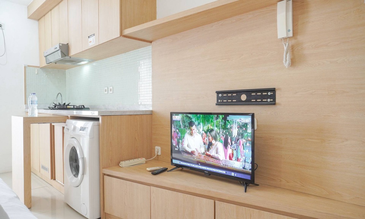 Jatinegara Apartment | Good Deal And Homey Studio Bassura City Apartment