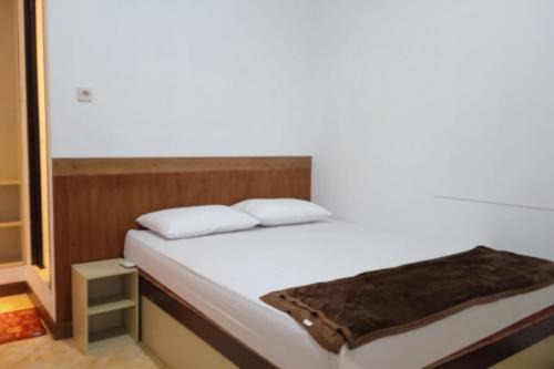 Purwokerto Hotel | Gorland Hostel Syariah near GOR Satria Purwokerto RedPartner