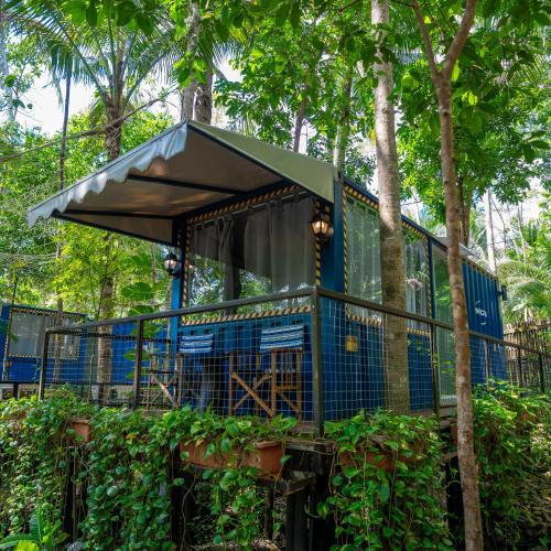 Parigi Hotel | Hau Riverside Lodges Citumang