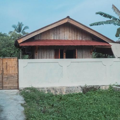 Tjimadja House | Home stay Cimaja wave walk cabin