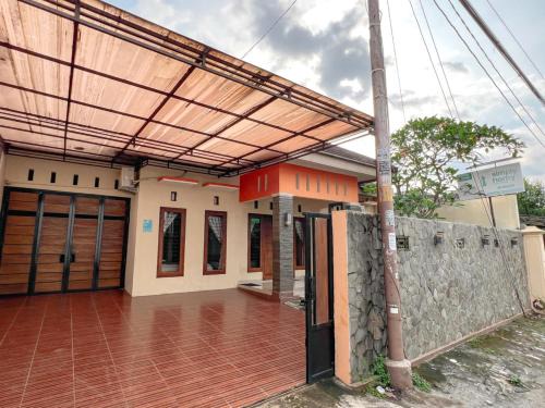 Condongcatur House | Homestay Syariah Sawitsari Dekat Pakuwon Mall dan UGM by Simply Homy