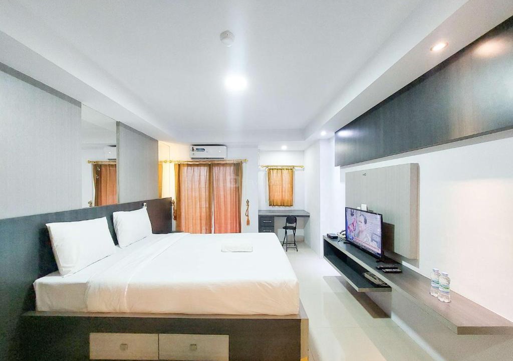 Medan Apartment | Homey and Warm Studio Apartment at Mansyur Residence By Travelio
