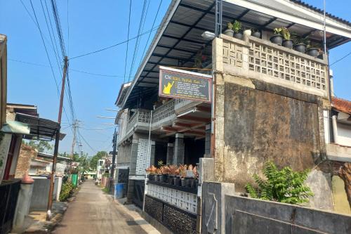 Purwokerto Hotel | Hotel O Chimi Rumah Kost