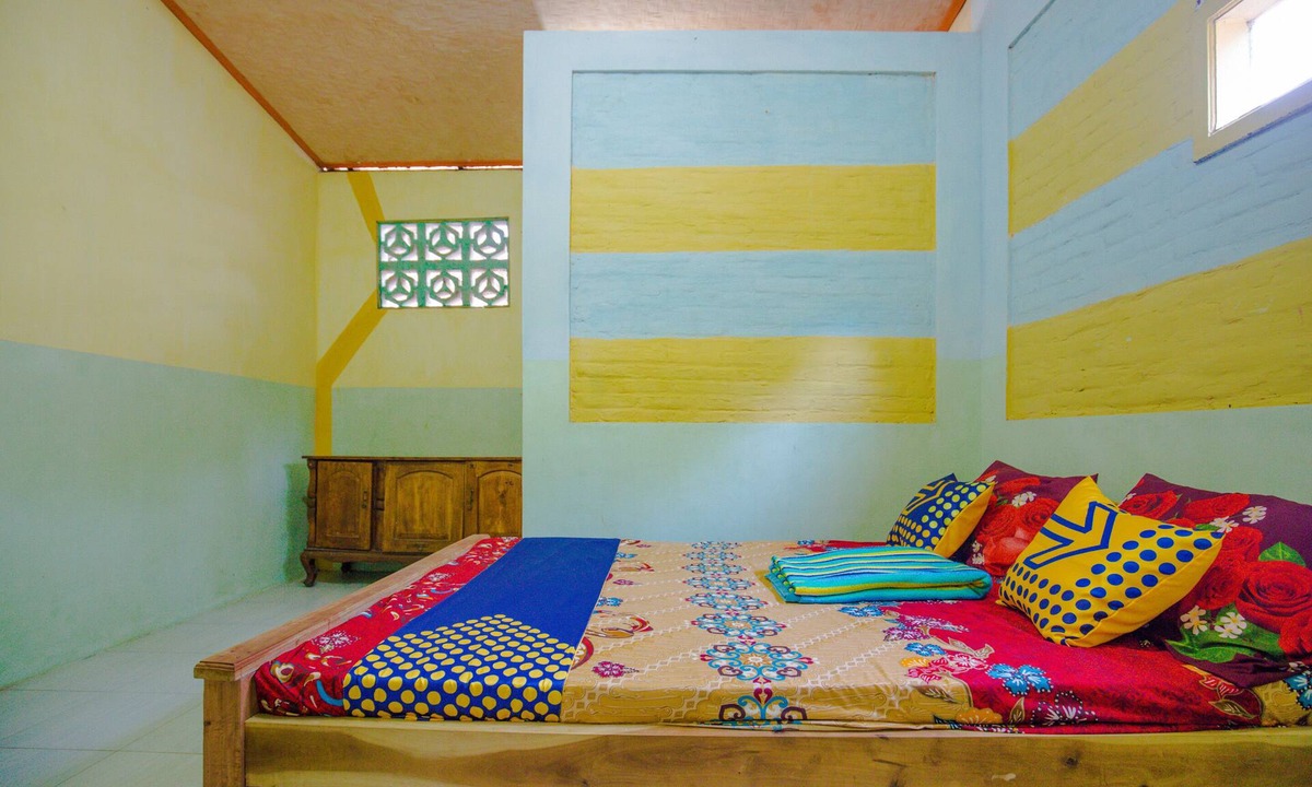 Banyuwangi House | Hotel O Gandrung Payungan Family InnNearStasiun Banyuwangi Kota
