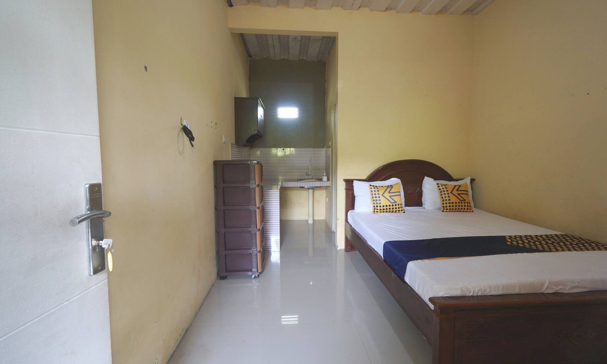 Mojokerto Hotel | Hotel O Kencana Homestay Syariah Near Masjid AL-BAROKAH Kanyuran