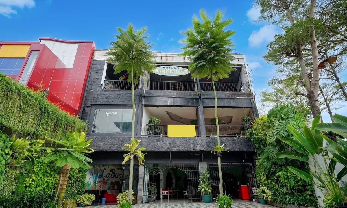 Makassar Hotel | Hotel O near Primaya Hospital formerly