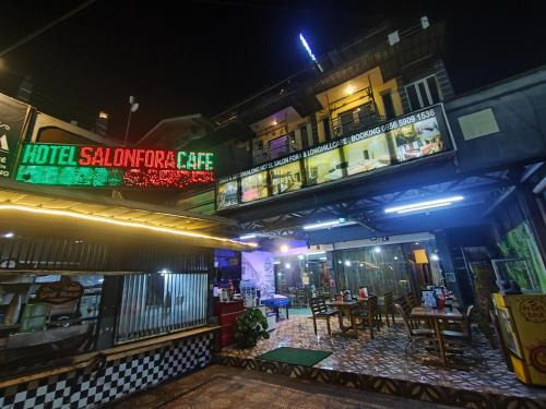 Setiabudi Hotel | Hotel Salon Fora & Cafe