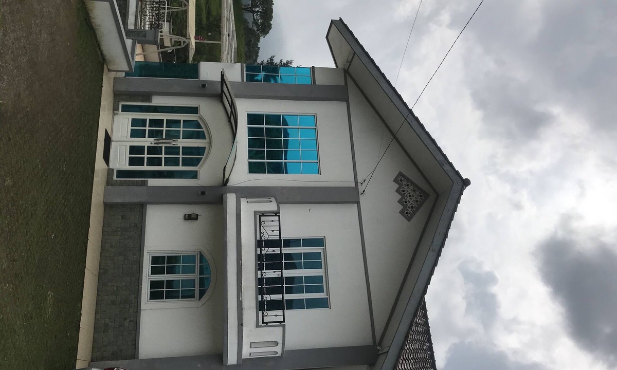 Ciloto Villa | House on cliff