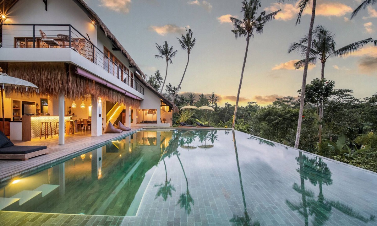 Melayang Villa | Infinity Pool Views | Yoga Shala | Jungle Hideaway