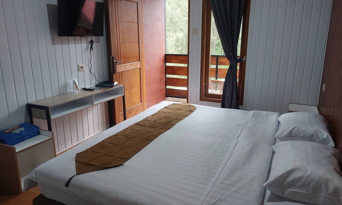 Sukapura Bed & Breakfast | Istana Bromo Resort and Resto