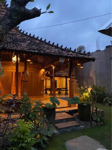 Kediri House | Joglo Breeze Guesthouse and Villa