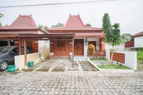 Klaten House | Joglo Prambanan B3
