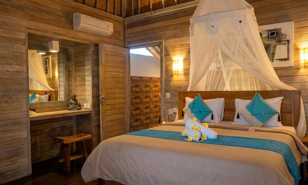 Mushroom Bay Hotel | Kama Nusa